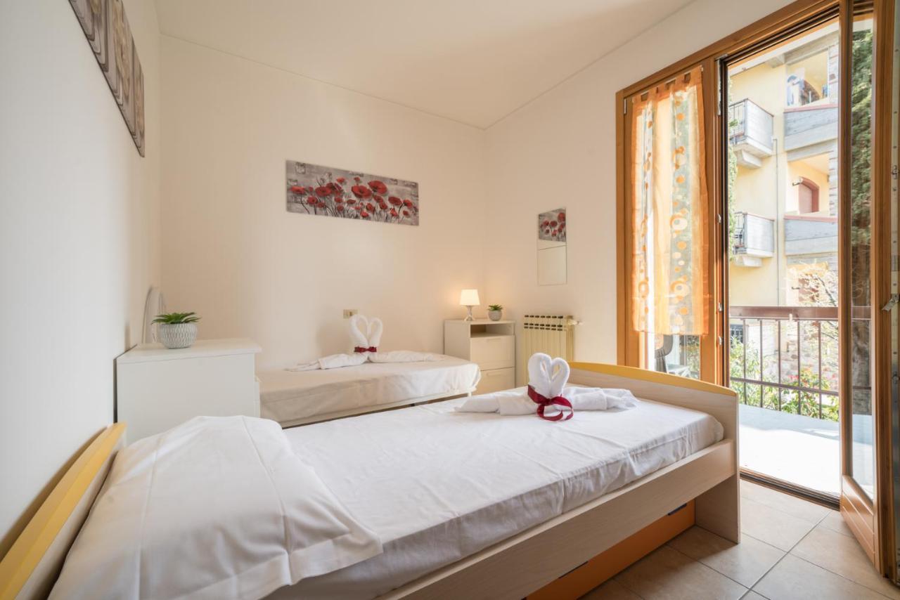 Gardappartamenti Sorgente Pool Sirmione Exterior foto